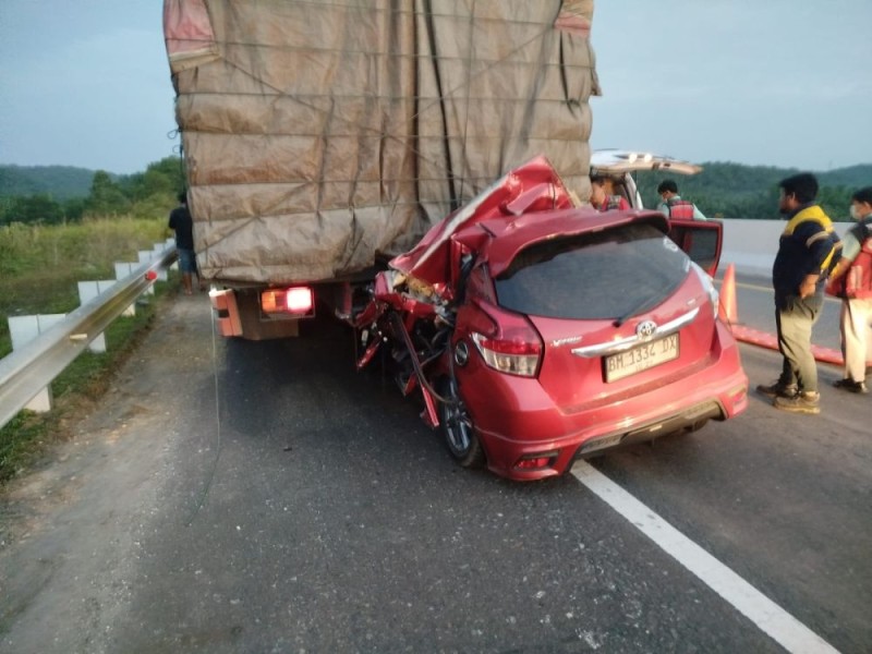 Sabtu Kelabu, Kecelakaan Maut di Tol Pekanbaru–Dumai, Satu Pengemudi Tewas
