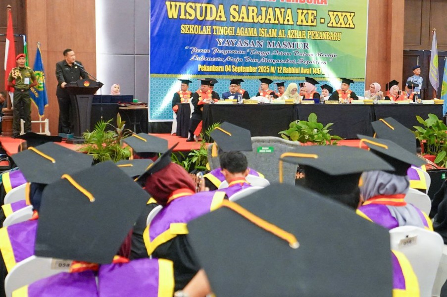 Wagub Riau Berikan Pesan Inspiratif pada Wisuda STAI Al-Azhar Pekanbaru