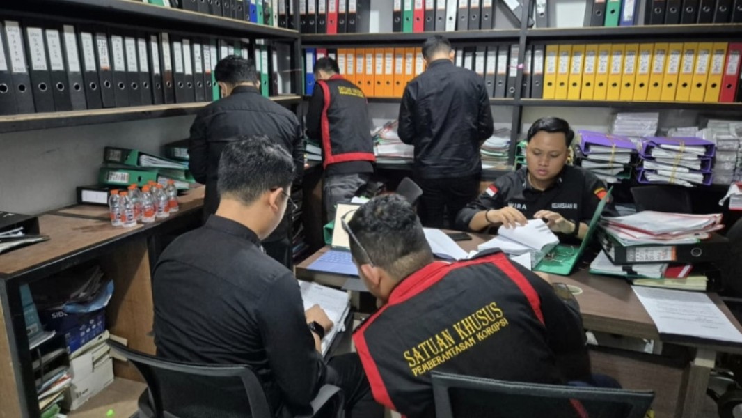 Kejari Geledah Kantor Bupati Meranti 4,5 Jam, Dokumen Dugaan Korupsi BBM Disita