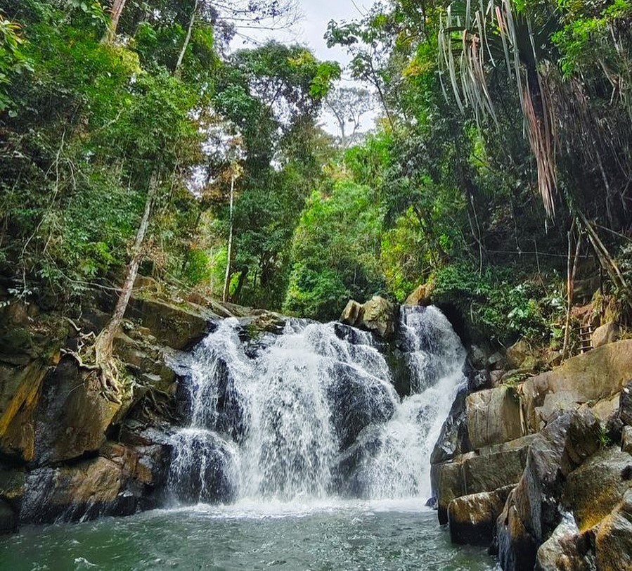 Menikmati Keindahan Alam di Air Terjun Tembulun Berasap, Surga Tersembunyi di Desa Pejangki