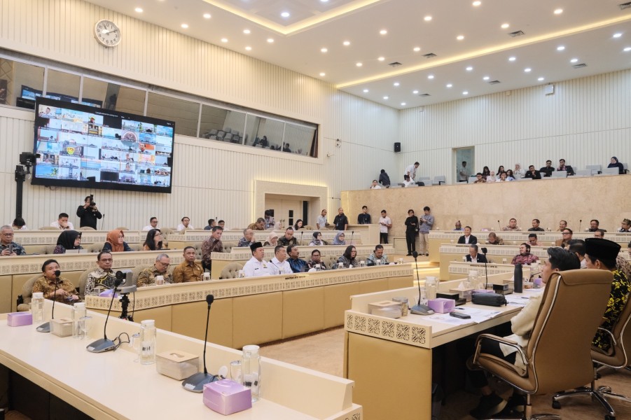 RDP dengan Komisi II DPR RI, Menteri Nusron Paparkan Progres Pendaftaran Tanah Capai 98 Persen