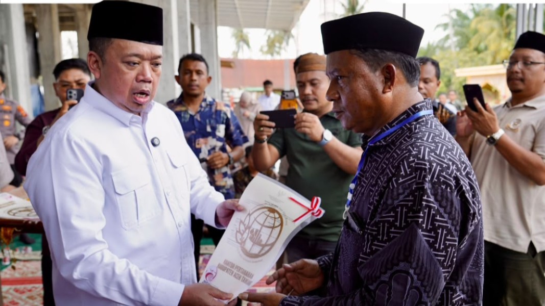 Menteri Nusron Serahkan Sertipikat Wakaf dan Bantuan dari MUI untuk Masjid Salman Alfarisi Aceh Tamiang