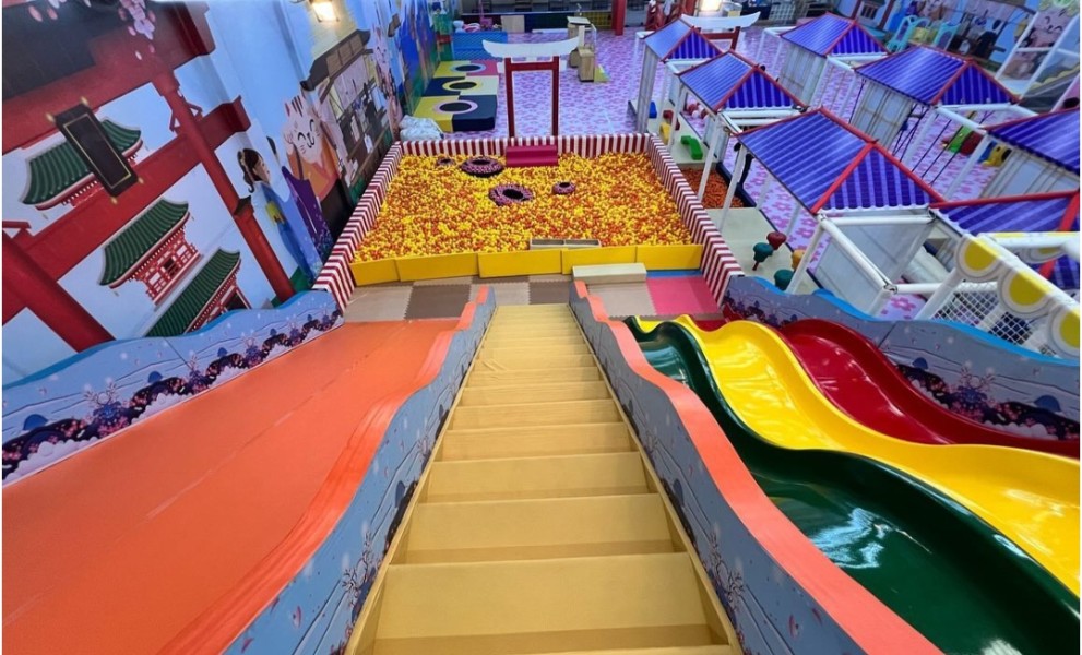 Playground Hugo City Panam, Surga Bermain Anak dengan Wahana Warna-warni
