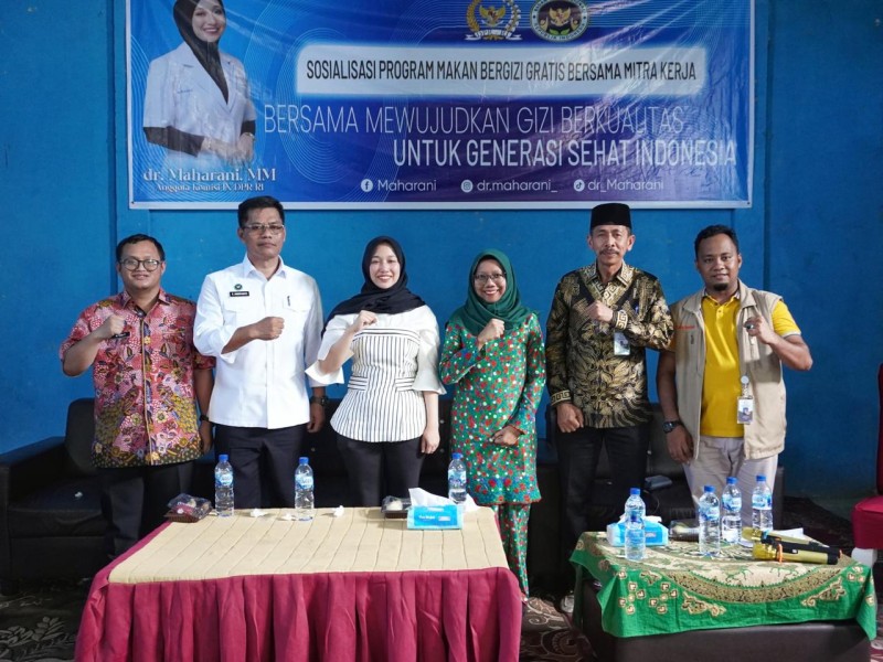 Sosialisasi Program Makan Bergizi Gratis Bersama Anggota DPR RI Maharani di Desa Sintong Riau