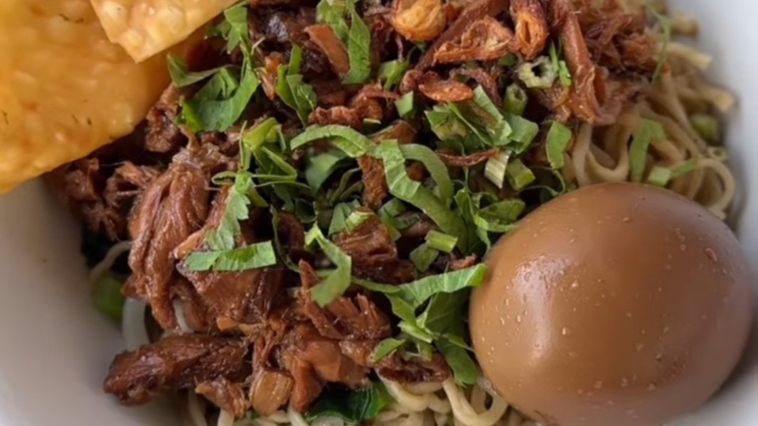 Mie Ayam Simpang Pasar Sago, Sarapan Favorit yang Bikin Balik Lagi