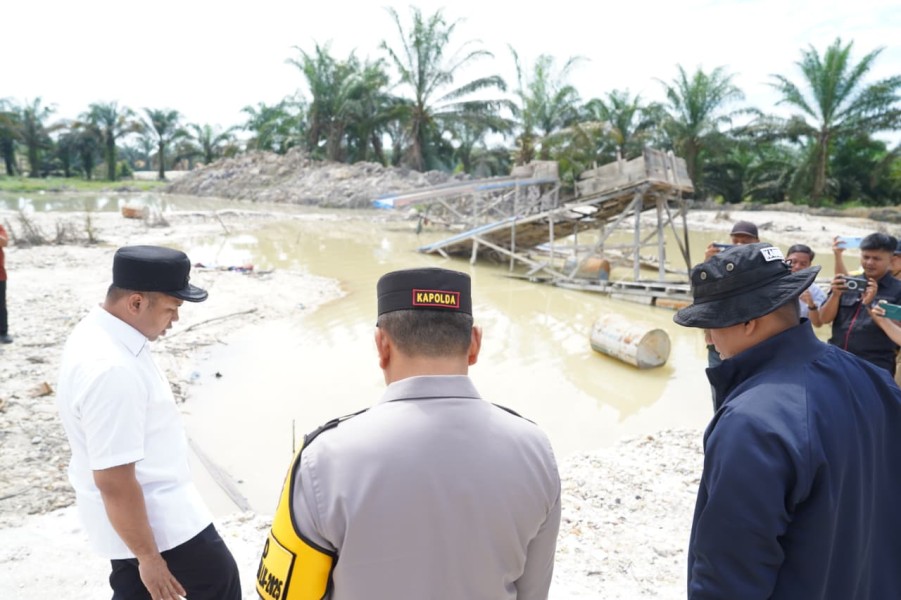 Gubernur Abdul Wahid Tinjau Lokasi PETI di Kuansing, Tegaskan Tata Kelola Tambang Rakyat Akan Dibenahi