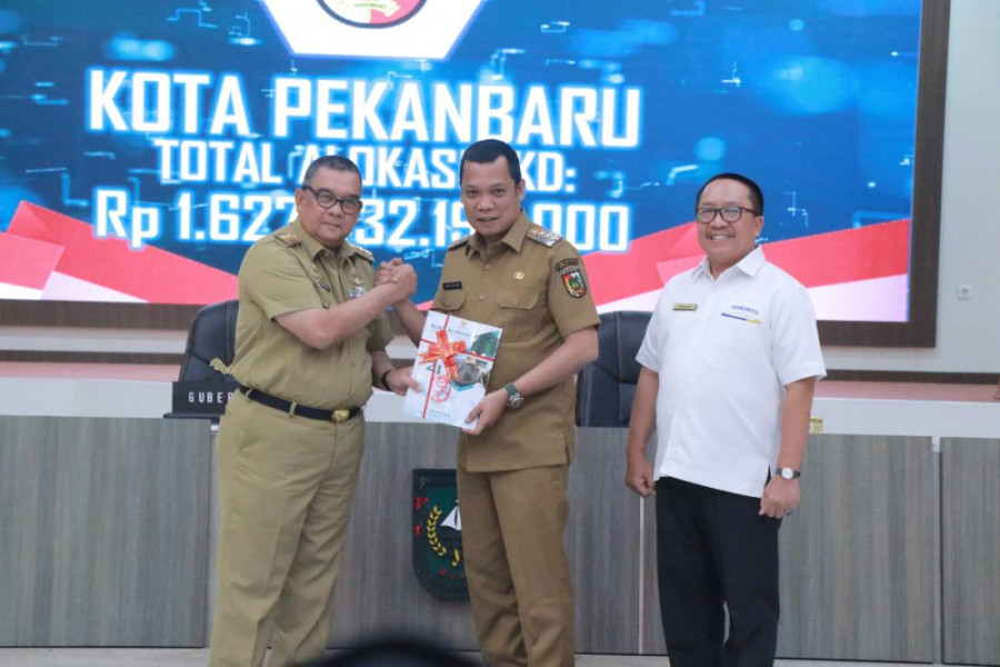 Terima DIPA dan Buku Daftar Alokasi TKD 2024, Pj Wali Kota Pekanbaru: Untuk Program Prioritas