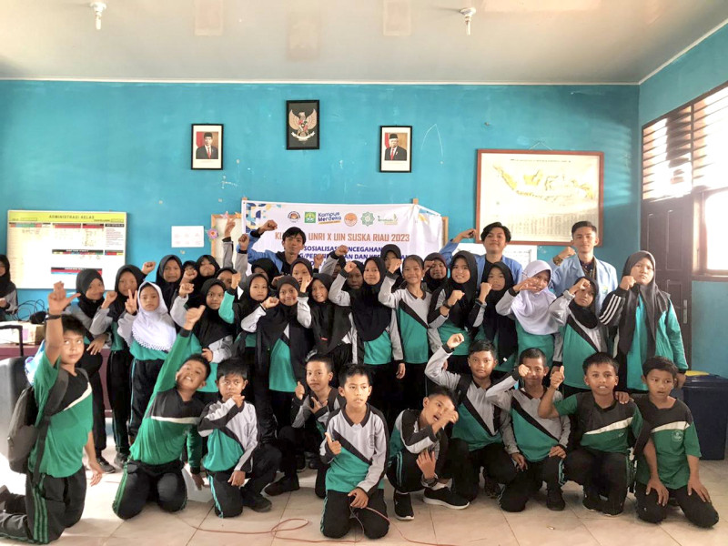 Kolaborasi Mahasiswa Kukerta Universitas Riau dan Uin Suska Riau, Sukses Selenggarakan Sosialisasi Pencegahan Bullying dan Kesetaraan Gender