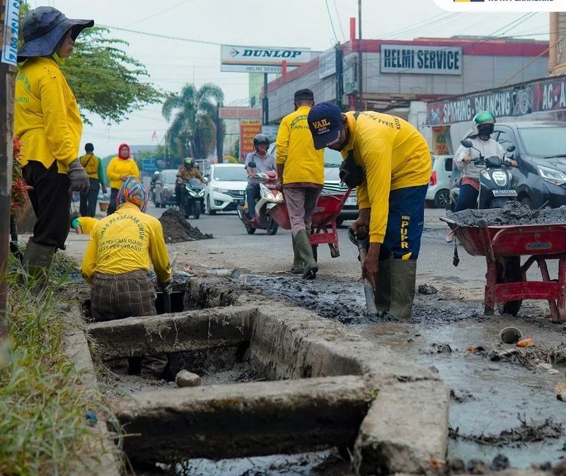 Dinas PUPR Pekanbaru Fokus Keruk Sedimen Sebabkan Banjir