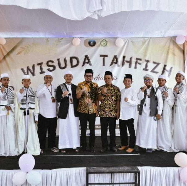 Wakil Ketua DPRD Pekanbaru Ginda Burnama Semangati Wisudawan/i Tahfiz Ponpes Khairul Ummah