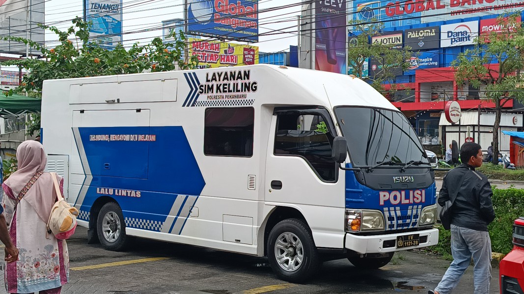 Perpanjang SIM Lebih Mudah Lewat Mobil SIM Keliling, Cek Disini Jadwal SIM KELILING Terbaru 2025
