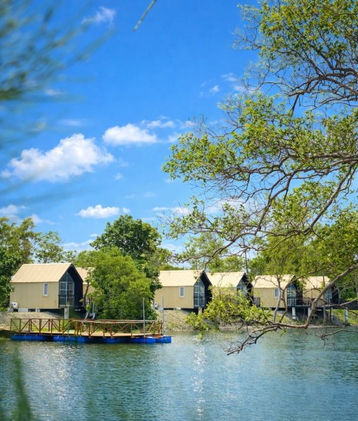 Starlight Cabin Kalianda, Staycation dengan Dua View Sekaligus: Danau dan Pantai