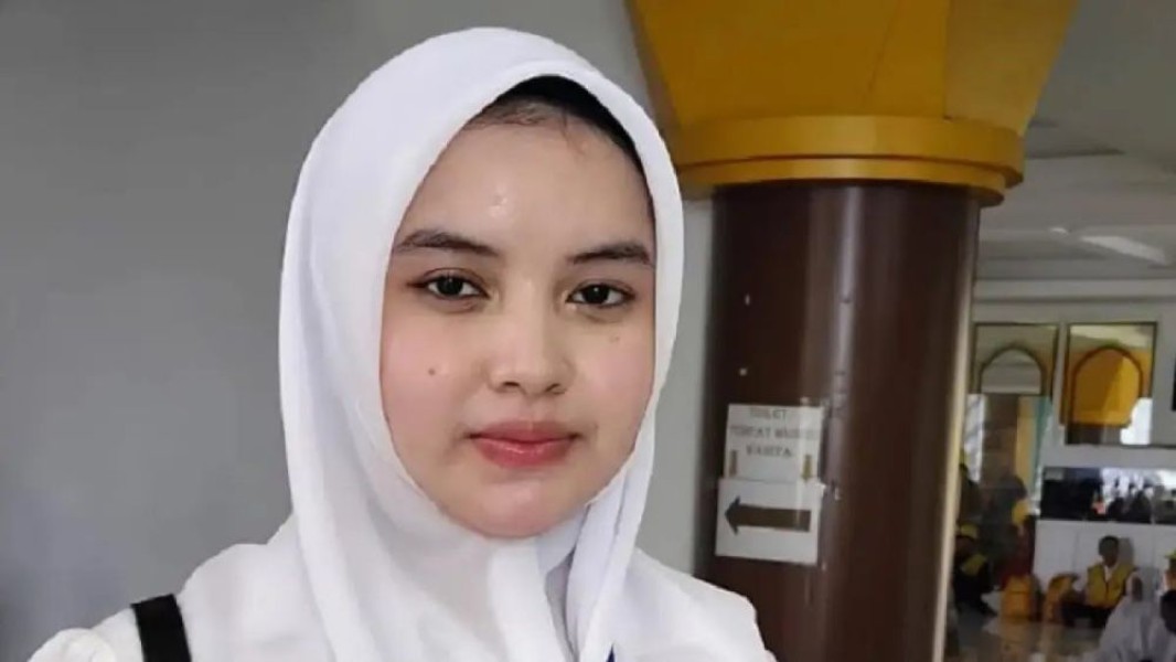 Mengganti Langkah Ayah ke Tanah Suci, Kisah Haru Alifah yang Berangkat Haji di Usia 17 Tahun