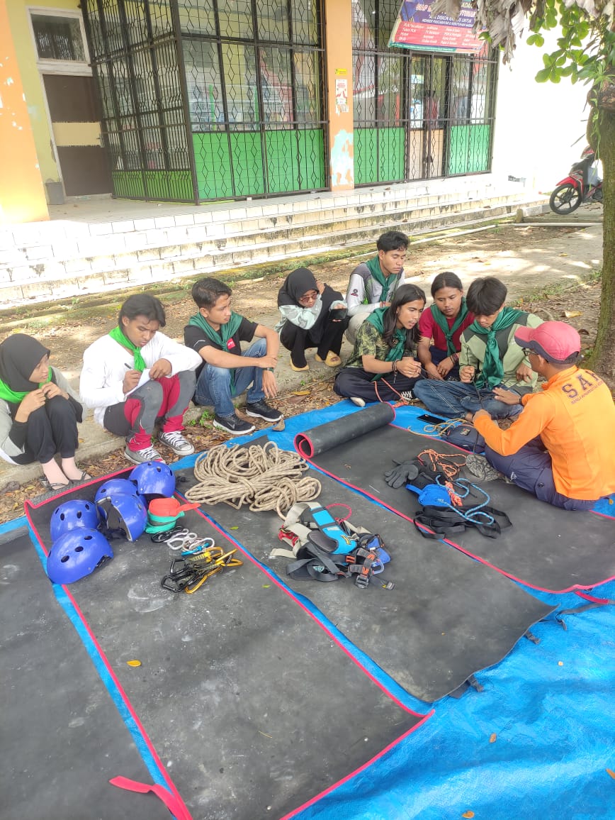 Mapala UMSB Terima Penghargaan Peningkatan Kapasitas Vertical Rescue