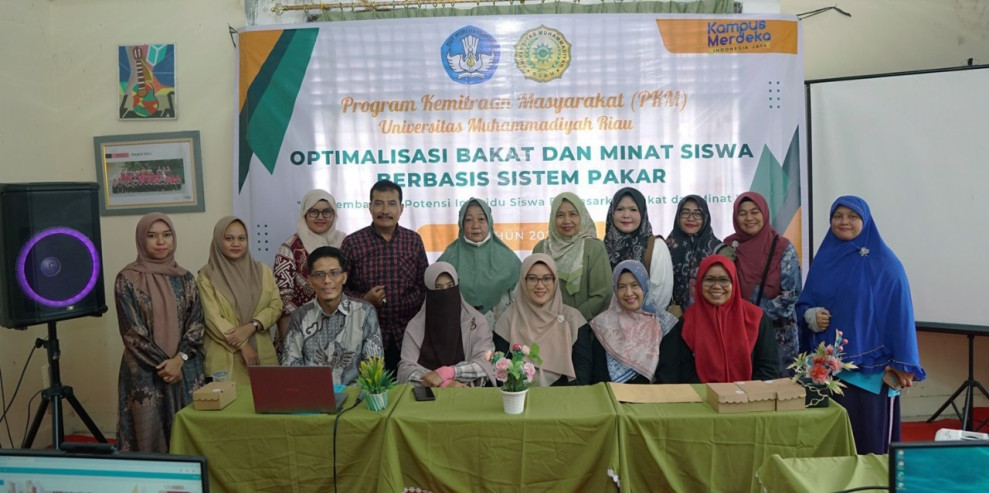 Seminar Pelatihan Optimalisasi Bakat dan Minat Siswa di SMP Negeri 16 Pekanbaru
