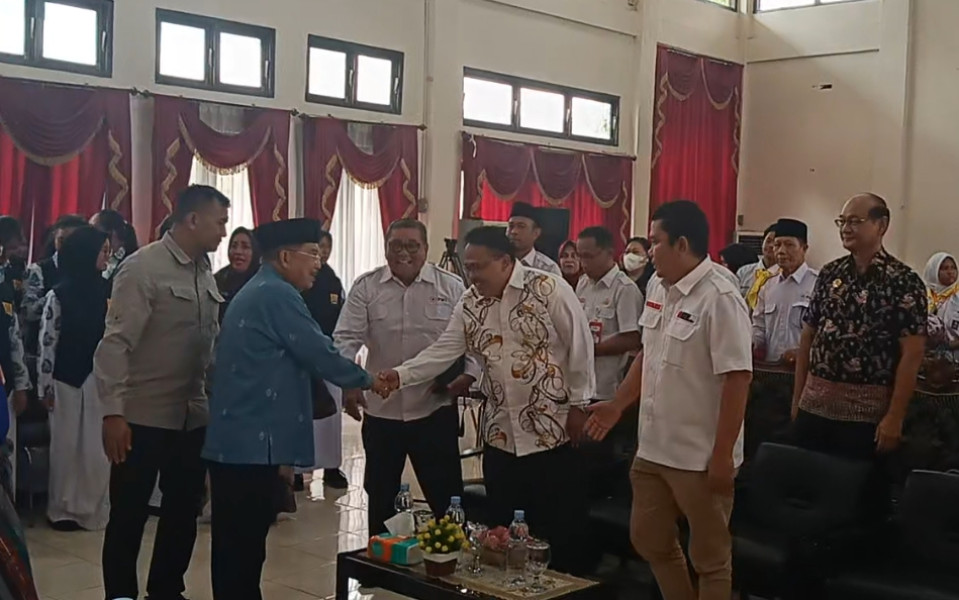 Mantan Wapres Jusuf Kalla Kunjungi Markas PMI Riau, Beri Semangat Relawan Kemanusiaan