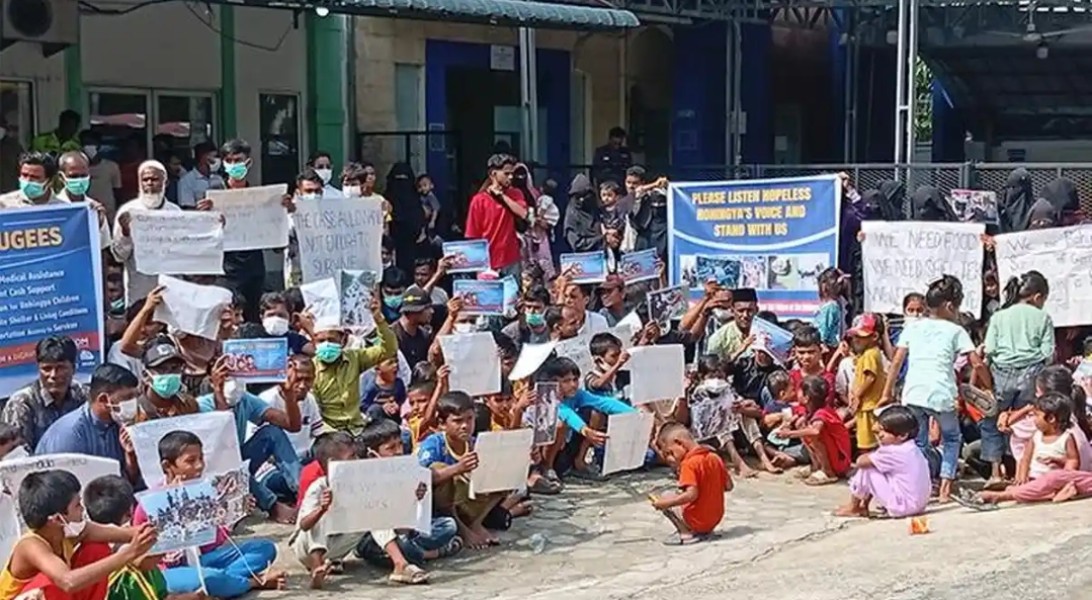 Hidup di Negeri Orang, Bantuan Makin Menipis: Warga Rohingya Demo Turun ke Jalan Tuntut Hidup Lebih Layak