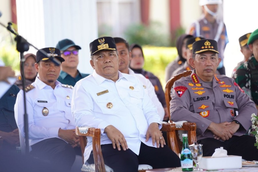 Kapolri Tinjau Pabrik Pupuk Batu Bara di Kampar, Serahkan 80 Ton Bantuan untuk Kelompok Tani Riau