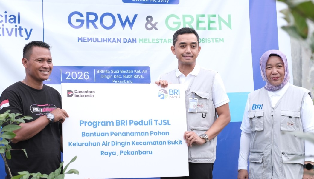Bentuk Komitmen ESG, BRI Pekanbaru Tanam 100 Pohon Peoduktif di Air Dingin