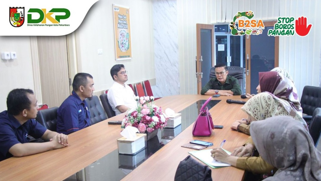 Pimpin Rapat Evaluasi, Kepala DKP Pekanbaru Pastikan Penyaluran Beras Cadangan Pangan Periode Februari Berjalan Lancar