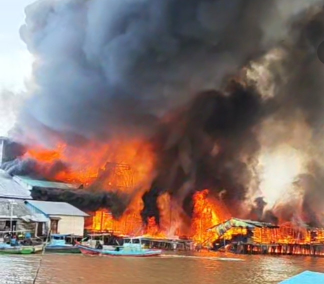 Kebakaran Hebat di Concong Luar, 26 Rumah dan 7 Gudang Hangus Dilalap Api