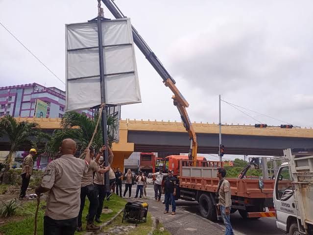 Izin Banyak yang Kadaluarsa, Satpol PP Pekanbaru Ingatkan Pengusaha Reklame