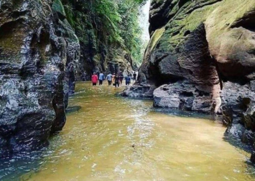 Menyusuri Indahnya Sungai Gulamo, Surga Tersembunyi di Kaki Bukit Barisan Kampar